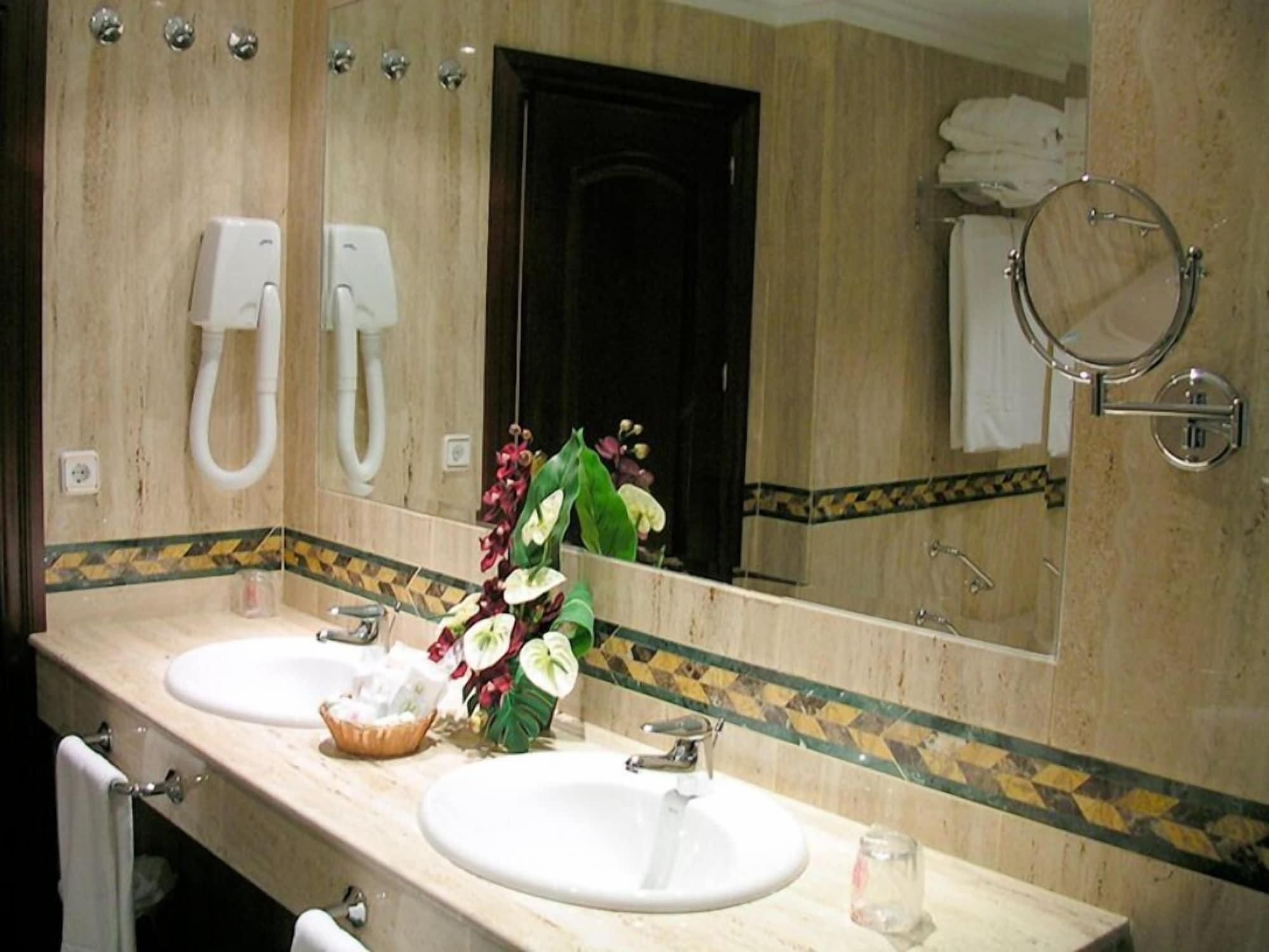 Hotel Santiago Linares (Jaen)